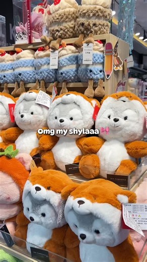 DLK CAMBODIA on Instagram: "My shylaaaa ☹️💕🎀 Derm3 oun 😭💕 ✨បងអូនអាចដាក់កម្មង់តាម ONLINE FB page | IG : DLK CAMBODIA តេឡេក្រាម : 088 811 2252 អាច​ ​Shopping នៅសាខា DLK: 📍សាខា វិថីអង្គរភ្នំពេញ : 088 811 2252 ( Telegram only ) (ជិតAEON2) 📍សាខា ច្បារ​អំពៅ : 081 460 844 📍សាខា​ សាលាភូមិន្ទ(IFL): 010 460 844 📍សាខា​ទួល​ទួលទំពូង​ : 098 460 844 📍សាខាចំការដូង 📍សាខាបឹងកេងកង #shopping #dlkcambodia #christmas #gift #giftbox"