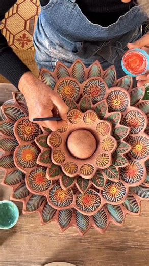 A joyous day in the studio decorating these ceramic garden flowers and wall art mandalas. I decided to broaden my colour palette and mix some new stains. I’m calling it my “Wild & Free” colour combo.😂😂😂 These flowers will either be attached to steel stems or the large one is a wall hanging and will be available at my Open Studios on the weekend of the 25th & 26th of October. Or you can head to the link in my bio or my website jenabedsonceramics.com and make your own gorgeous flowers in my onl