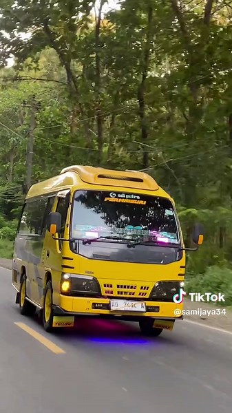 mode kencang tapi santai😎 @ajisatriajaya @Hallo MasSopir #elf #traveltiktok #blora #pariwisata