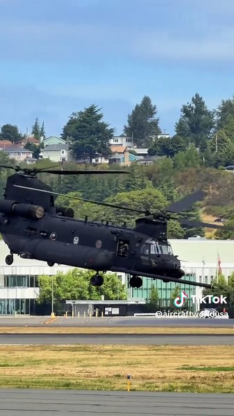 🚨 CHINOOK   BLACK HAWK TAKEOFF! 🇺🇸🚁🔥 Two military beasts taking off from Boeing Field, Seattle! CH-47 or UH-60? 👀 #Chinook #BlackHawk #MilitaryAviation #Helicopter #AvGeek