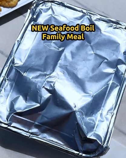 204K views · 1.4K reactions | Secure your invite to the cookout with our NEW Seafood Boil Family Meals! Choose your boil and your flavor and get it in a hot shake-and-serve bag, ready to eat as soon as the fam sits down to dinner. There’s enough seafood for 4-5 people. https://www.redlobster.com/menu/seafood-boils | Red Lobster | Facebook