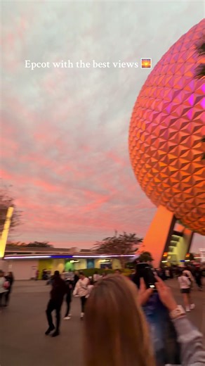 Sunsets at Epcot are the best view🌅 #epcot #disneyworld #disneycreator #sunset #spaceshipearth