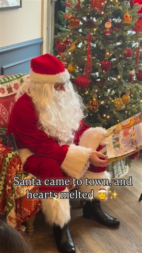 🎅✨ Today, Santa popped into one of Amersham’s cosiest spots, @ciaogelatoamersham , and honestly… the magic was real. Little ones were over the moon 🎁 chatting with Santa about their dreams, their future, and all those big life values (yes, Santa takes his job very seriously). Hot chocolates were flowing, smiles were everywhere, and a few hearts may have melted along the way ☕️🤍 Meanwhile, adults enjoyed a moment of festive calm - warm coffee in hand, lovely conversations, and that unmistakabl