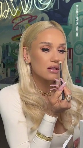 Gwen Stefani shares glamorous makeup tutorials using her brand