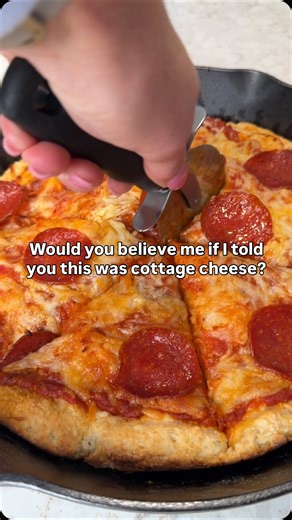 Danielle Lima - High-Protein Recipes & Macros | 🔗 comment “RECIPE” and I’ll send you the link to make this pizza! This simple 2 ingredient COTTAGE CHEESE PIZZA DOUGH is so good for... | Instagram