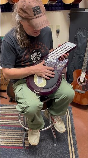 Demo of an electric autoharp | vintage Suzuki q chord | Rocktownmusic.net