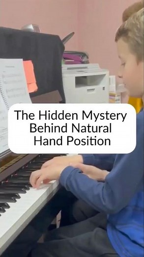 What is the BEST Piano Hand Position for PLAYING Piano?