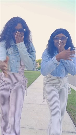 every time she post a pic she saying that she serving 😝 #dance #trending #vibingwiththemjs #fyp