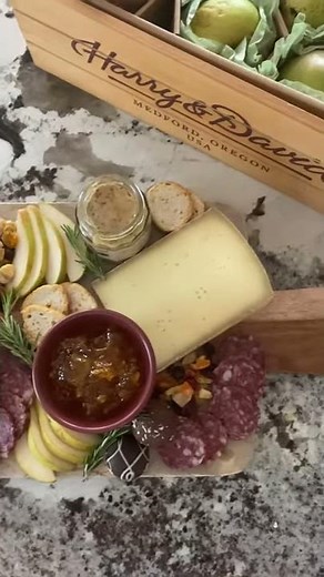 How to Create a Fall Charcuterie Board