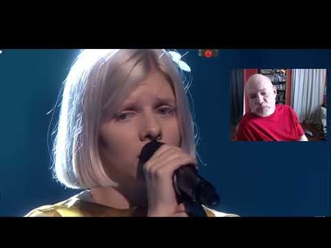 AURORA - RUNAWAY Live - The 2015 Nobel Peace Prize Concert first reaction!