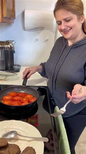 Delicious Middle Eastern Breakfast Recipe: Kufta with Eggs & Tomato