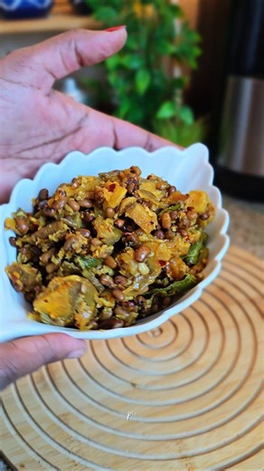 Kerala Vanpayar Kaya Stir Fry | Cowpeas & Raw Plantain Easy Recipe #homemade #cooking #trending