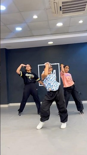 Dance Practice at G M Dance Centre #sapphire #gmdancecentre #deepaktulsyanchoreography #kidsdance