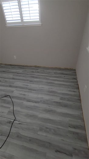 Cosa Nostra Flooring LLC on Instagram: "MOHAWK VINYL FLOORING INSTALLATION DONE✅️ #cosanostraflooring #beforeandafter"