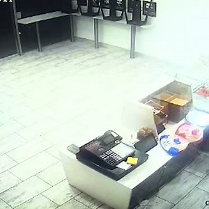 UH-OH UBER: An out-of-control Uber eats driver has ploughed her SUV through the front doors of a #Pimpama Kebab shop. Tonight at 5.30pm, find out how the restaurant owners reacted. #9News | 9 News Gold Coast