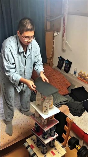 “Kid Breaks World Record by Spinning Bottles! You Must See This Amazing Moment” #shorts