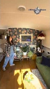 Single Mom Traded $3000 rent for life on the water