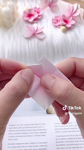 DIY Origami Bookmark Making: Step-by-Step Flower Bookmarks