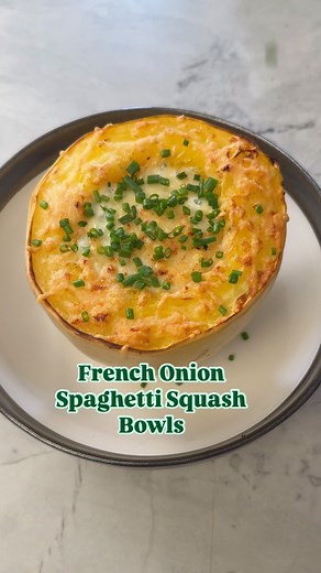 Ereka Vetrini on Instagram: "These FRENCH ONION DIP SPAGHETTI SQUASH bowls each have 20grams of protein and are packed with vitamins and fiber! Full recipe below. Makes 2 Bowls Ingredients: 1 medium spaghetti squash 2 tsp olive oil ¾ cup greek yogurt or sour cream 2 tbsp parsley 1 bundle chopped scallions ½ tsp onion powder ½ tsp salt ¼ tsp garlic powder ¼ tsp pepper ¾ cup low fat cottage cheese ½ cup shredded parm -Preheat the oven to 400F -Cut the squash In half widthwise and deseed. Brush wit