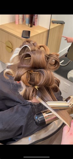 Achieve Smooth Round Brush Style in Minutes