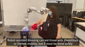 穿衣不用动手了？MIT研发辅助穿衣机器人