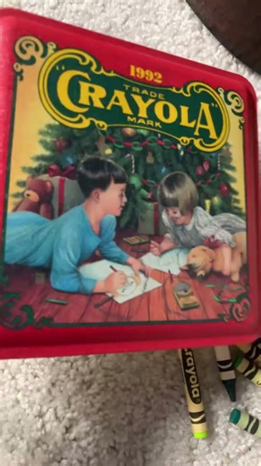 Get the dandelion crayon girl in here right now! #￼crayon #1992 #whydocrayonssmellsogood?