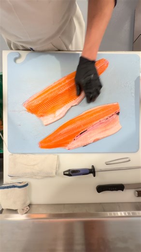 Nate Dee oh Double Gee 🐕 on Instagram: "What's a deba? 🤷🏻‍♂️😂 Slicing through some hella fresh Mcfarland Springs Trout 🏔️🐟💦 with a @quietcarry 🔪 👈🔥 #sanfrancisco #fish #butcher #foryou #trout @nopafishmarket 📍🙋🏻‍♂️ @2byc 🐟🙏 @f.dick_official 🗡️ @systemofadown 🤘"