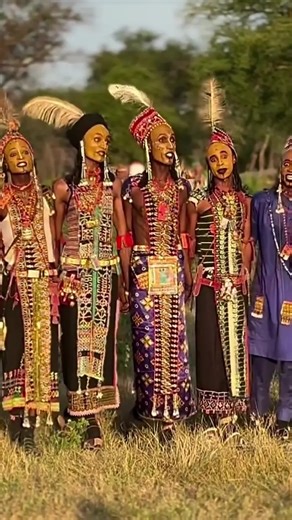 Tribus Primitives Mystérieuses d'Afrique