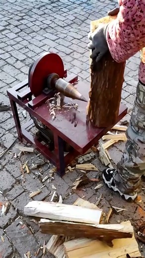 Screw log splitter for mini excavator