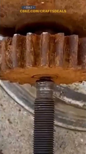 Everyday Garage Hacks for Quick Repairs 🛠️ #MechanicTools #QuickFix