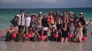 Robyn Lawley is drop dead gorgeous on a horse and its all for Sports Illustrated Swimsuit . What would your leap look like? #FashionVienna | Ignis Events