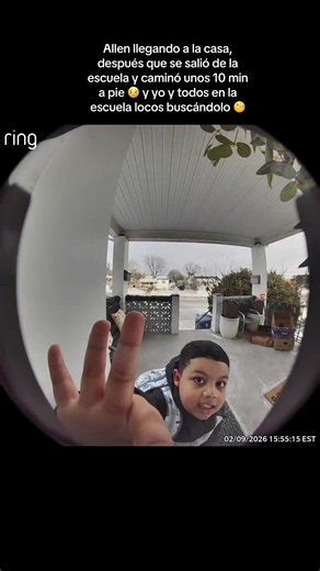 Y los profesores no sabían que el se había escapado de la escuela 🫩😖 ya nos ven en todos los lados buscándolo, hay que cruzar unas 6 calles para que sepan 🤨 #💙 #schoollife #schoolescape #❤️ @Braily Johanny 💕: Aclarando dudas : No no le pegue y no lo regañe un poco pero no le grité … Allen es un niño de 5 años en kinder y con autismo Leve quieres decir que si el ve la oportunidad de irse lo hará 🥲 el se salió del área designada para los niños y del área de la escuela y nadie se dio cuenta �
