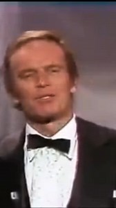 Michael Jackson - Ben (Oscars 1973) “Ben” (often referred to as “Ben’s Song”) is a song written by Don Black and Walter Scharf for the 1972 film of the same name (a spin-off to the 1971 killer rat film Willard). It was performed by Lee Montgomery in the film and by Michael Jackson over the closing credits. Jackson’s single, recorded for the Motown label in 1972, spent one week at the top of the Billboard Hot 100, making it Jackson’s first number one single in the US as a solo artist. Billboard r