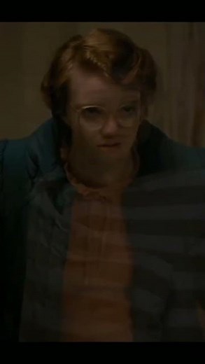 Stranger Things: A Morte de Barbara Holland 🤯 | CURIOSIDADES STRANGER THINGS #shorts