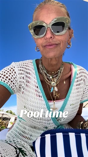 Let’s get ready to sun tan baby 🔥 @beautybio blending drops with spf and my @glowrecipe_official lip gloss ❤️ Love you Cabo 🥳 #tanning #cabo #sunshine #sunblock #pool