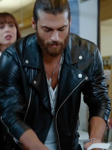 Can Yaman and Demet Özdemir Scene with Emotional Emoji Reaction
