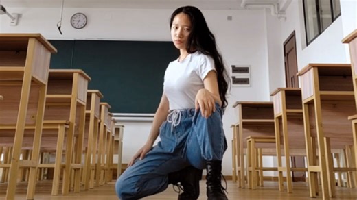 是hip呀！！！(请忽略最后的没站稳以及我慌张的眼神哈哈哈哈)