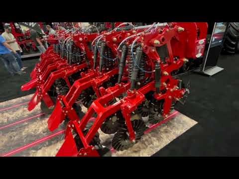 Building better berms with Case IH's Nutri-Tiller 1000 strip tiller