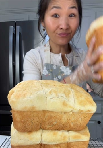 Fluffy & Soft Bread Loaves — Our Forever Family Recipe 吐司面包 Fluffy and Soft Homemade Bread Loaf (Forever, Family Recipe) This is 1 loaf (you can multiply the ingredients by 4 to make 4 loaves). Ingredients (1 loaf) \t•\t320 g organic bread flour \t•\t5 g yeast \t•\t200 ml whole milk, warm (~110°F / 43°C) \t•\t1 egg \t•\t15 g milk powder \t•\t10 g sugar \t•\t1 tsp salt \t•\t25 g unsalted (softened) Instructions \t1.\tMix dry ingredients In a bowl, combine the bread flour, yeast, milk powder, suga