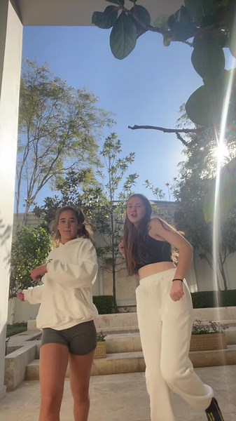 dancing ducks are reunited (we know we are uncoordinated) #SAMA28 #fyp #dancingducks #savages #fypシ