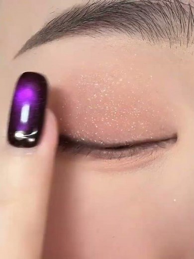 Beginner Eye Makeup Tutorial | How to Create a Gentle Almond and Rhinestone Eye MakeupPicture!