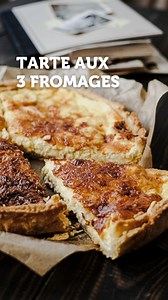 La tarte aux 3 fromages comme chez mamie 🧀 Celle qui sent bon la cuisine familiale et les bons produits. L'avez-vous déjà réalisée ? Du bon, du vrai, du terroir 🐓 Sur pourdebon.com, commandez vos produits directement auprès de petits producteurs français 🇫🇷📦 Livraison partout en France (hors Corse). Ingrédients : Pour la pâte brisée : - 250 g de farine - 125 g de beurre froid coupé en petits dés - 1 pincée de sel - 1 œuf - 4 à 6 c.à.s. d’eau froide (à ajuster) Pour la garniture : - 100 g d'