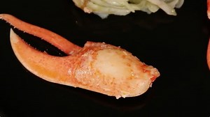 L'astuce du chef Pierre Lefebvre pour préparer votre homard à la maison. | Madame Figaro