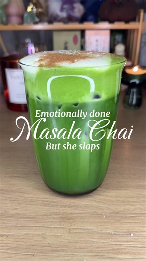 ✨ Masala Chai Matcha Mood ✨ I haven’t been feeling my best lately. Matcha hasn’t been hitting the way it usually does and it’s probably a mix of post op blues, exam stress and pre-christmas chaos taking over my brain. I’ve been drinking a lot of warm chai lattes the last few days and suddenly realized that a Masala Chai Matcha Latte sounds like a 10 out of 10 combo. And guess what… it is 😮‍💨 I used the chai concentrate from Monin together with my overnight milk tea with masala chai and it turn