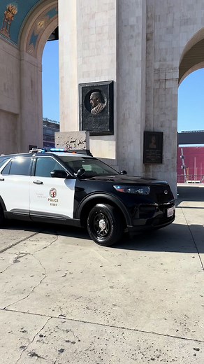 Santa’s Sleigh Gets Assistance from LAPD