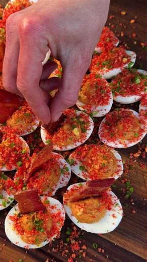 Easy Homemade Deviled Eggs Recipe