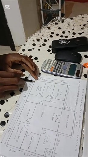 Voici comment lire et interpréter un plan de dessin dernière efficace je suis le meilleur 🚨 Je lance une formation 100% gratuite sur les meilleurs logiciels d’architecture (AutoCAD, Revit, ArchiCAD, SketchUp. 📐Ne rate pas ça sur ma chaîne YouTube au Nom de VICTOR DJUNGULUKA ! Le lien est au 1er commentaire #immobilier #immeuble #batiment #maison #design #curedubéton #architecture #amenagemente #escalier #escalator #conception #construction #plombierchauffagiste #plombier #ingénierie #plans #c