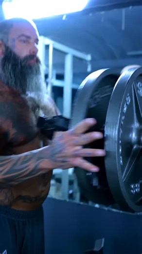 Ben Corliss on Instagram: "Download my app 📲 to train with me! Click the link in my bio! ↙️ Available in the App Store and Google Play Store! ✅ 18 different programs, for different goals, different fitness levels, and different schedules. ✅ Over 400 different exercises! Programs include: - Bodybuilding - Pure Strength - Power Building - Full Body Physique - Free Weights Only - Body Part Split - Upper Body - Lower Body Split - Big Booty Program - New to the Gym - Body Weight Only ♦️Every program