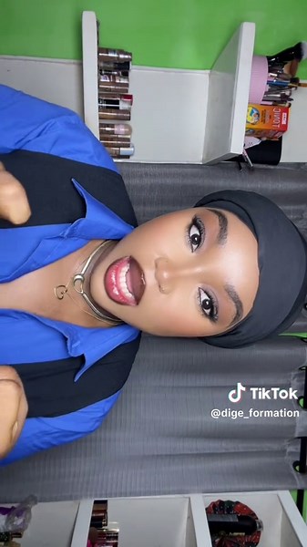 Essential Tips for Managing Lip Gloss Shelf Life