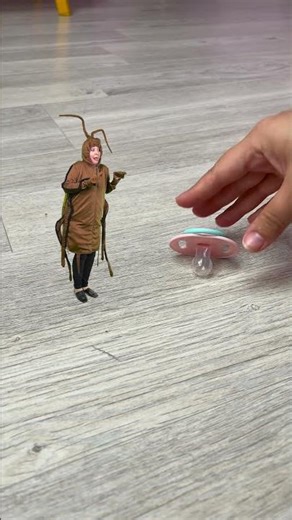 The Great Porridge Showdown: Girl vs Cockroach! 🥣👧🪳